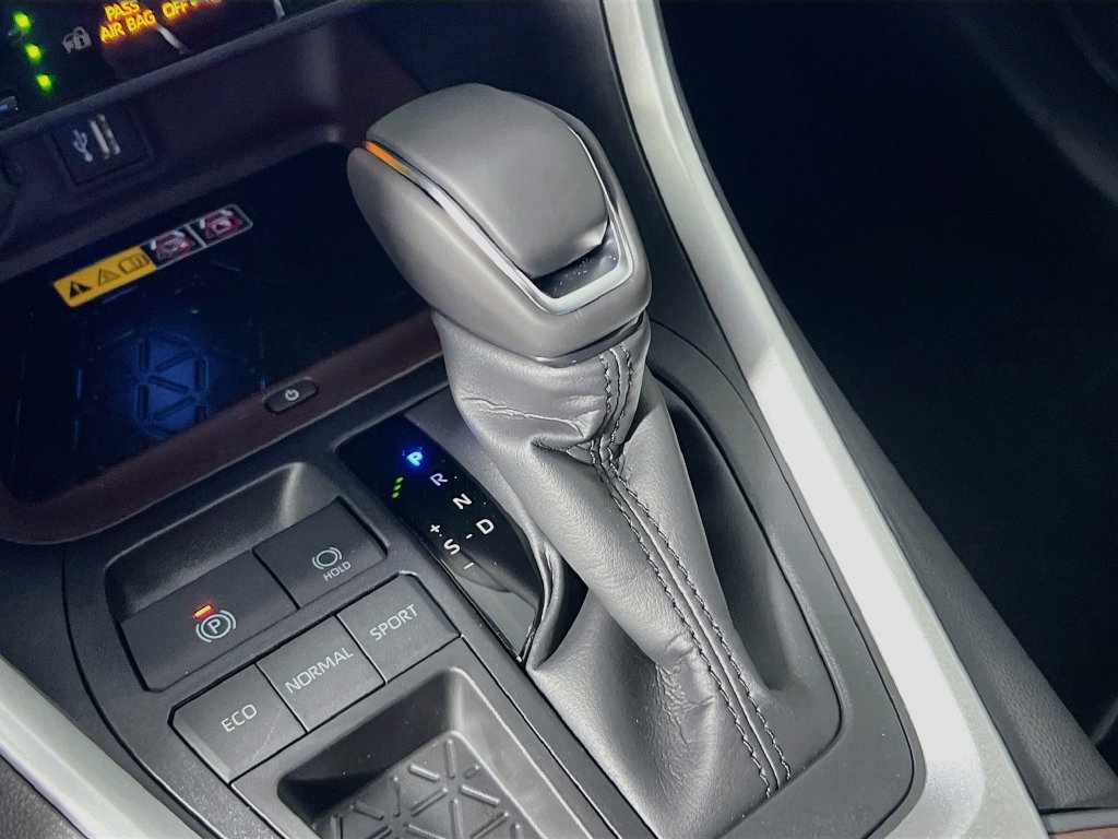 Used 2025 Toyota RAV4 Limited w/ Advanced Technology Package FWD image 21