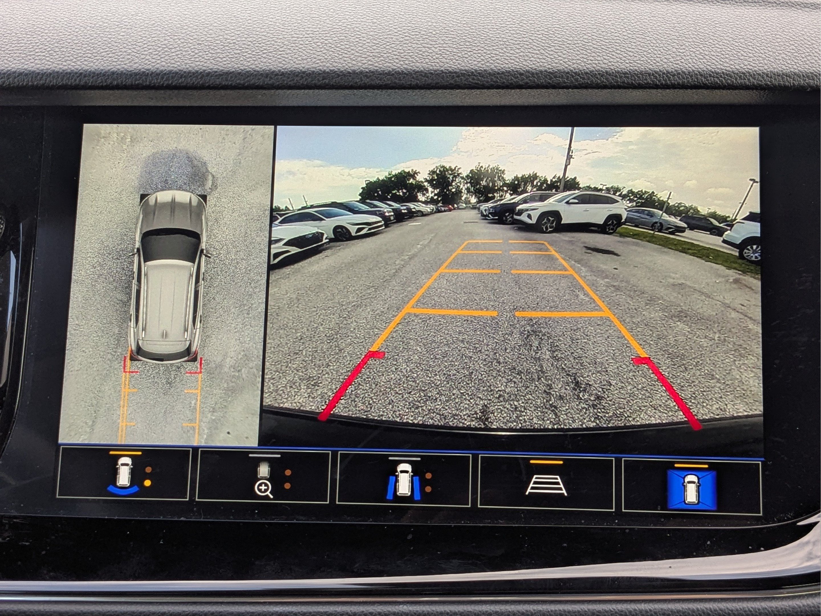 Used 2023 Buick Envision Avenir FWD image 22
