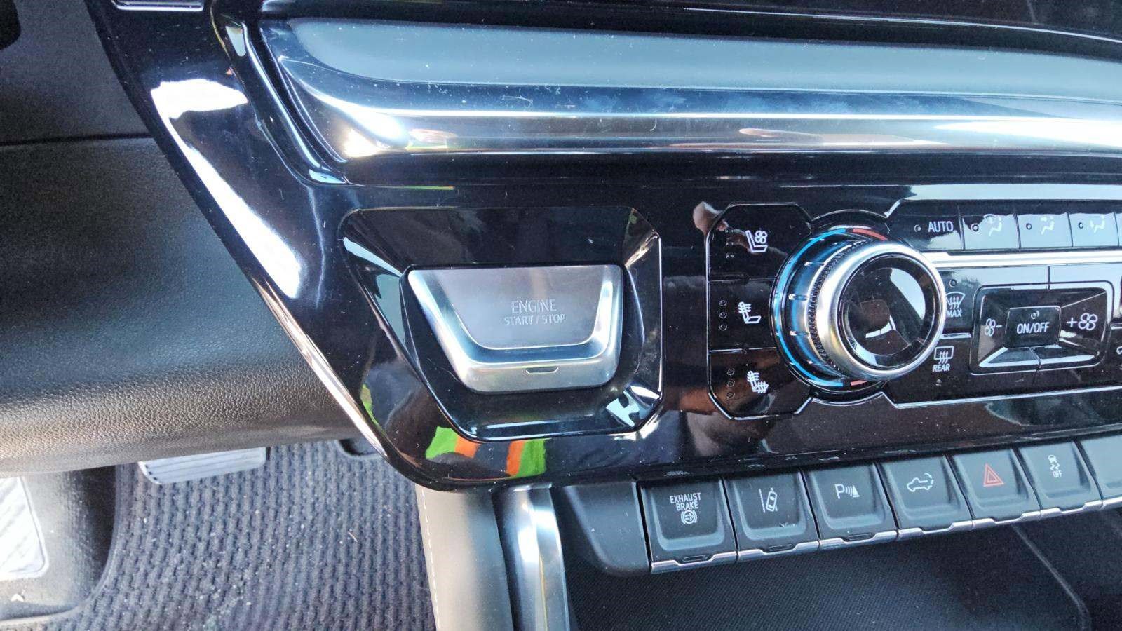 Used 2025 GMC Sierra 2500 Denali Ultimate image 24