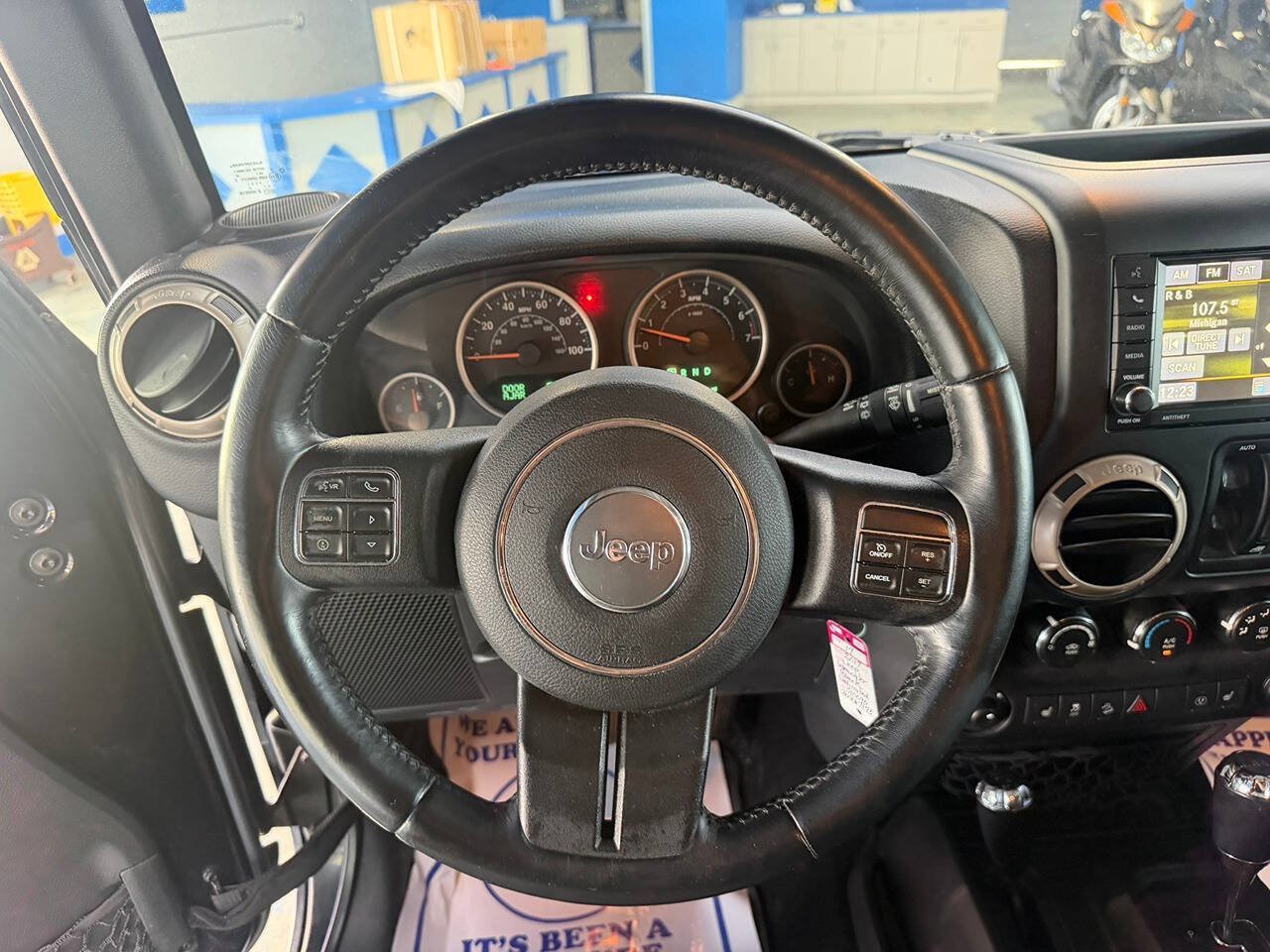 Used 2017 Jeep Wrangler Unlimited Sahara AWD/4WD image 14