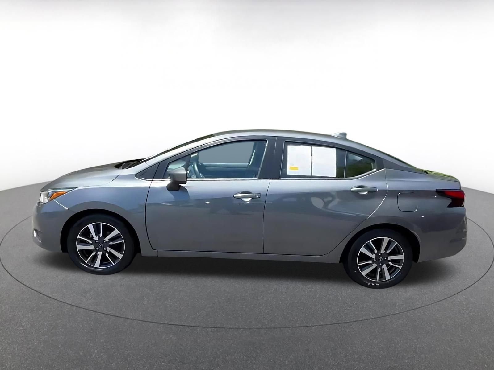 Used 2025 Nissan Versa SV FWD image 9