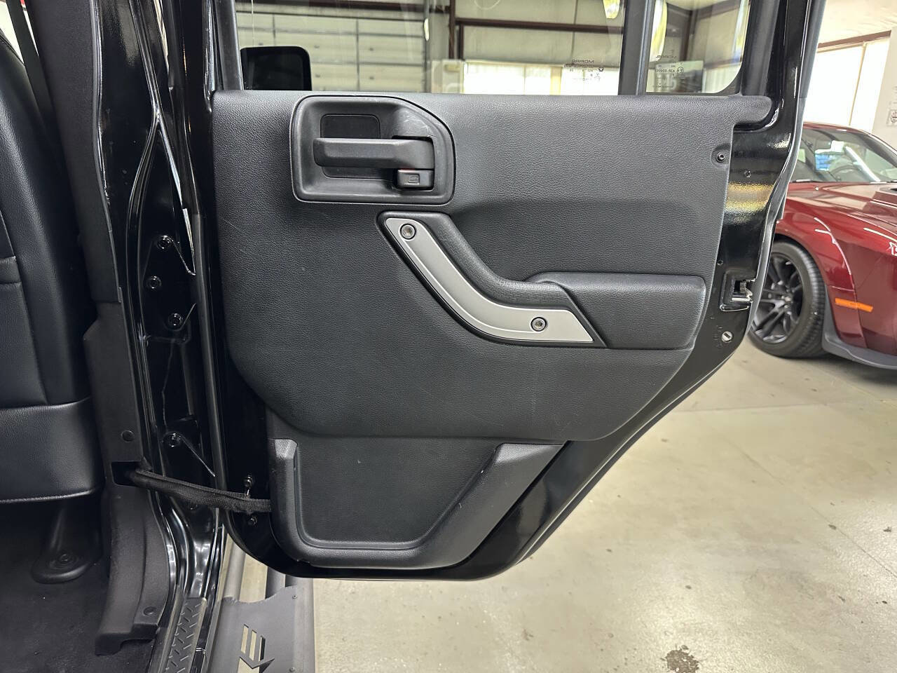 Used 2015 Jeep Wrangler Unlimited Sahara w/ Connectivity Group image 14