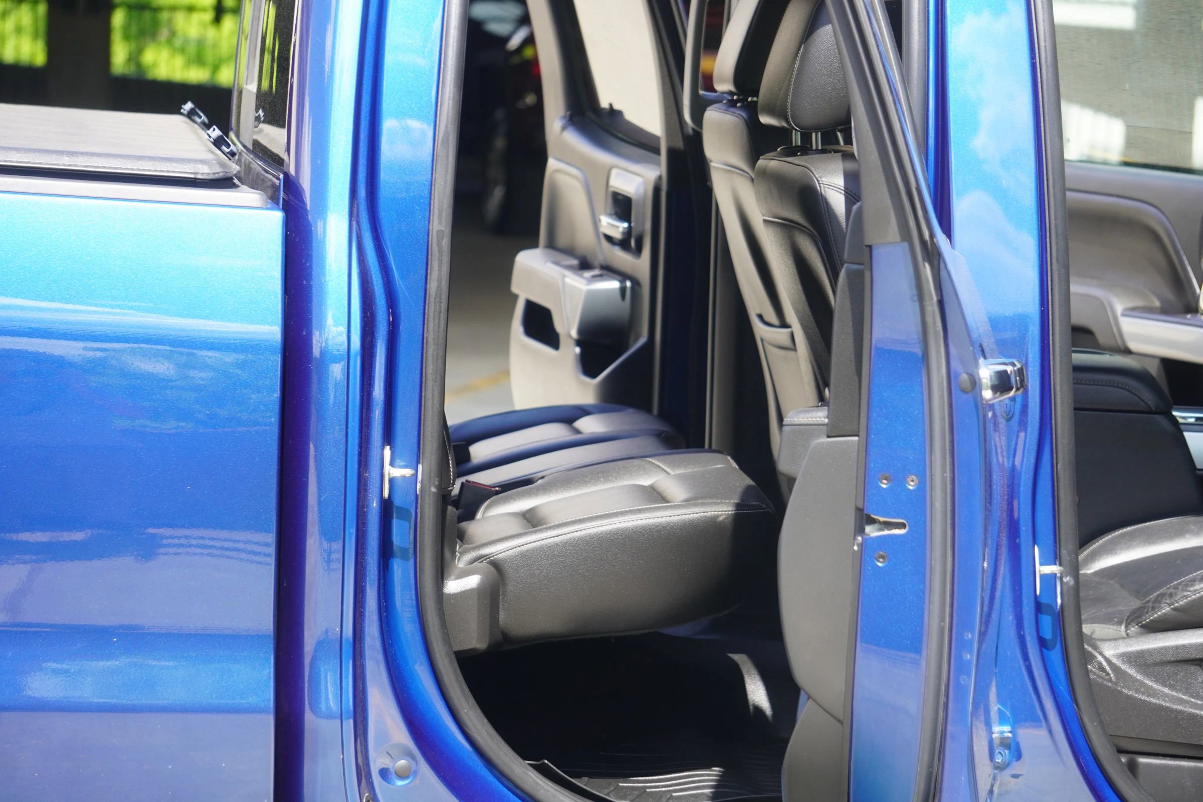 Used 2015 Chevrolet Silverado 1500 LTZ Z71 AWD/4WD image 21