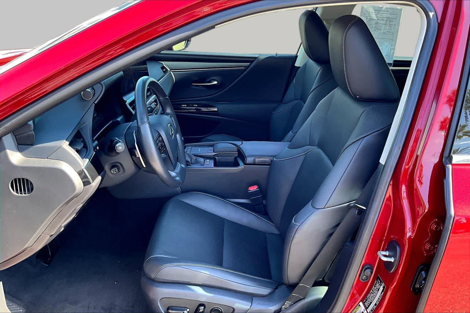 Used 2022 Lexus ES 300h w/ Premium Package FWD image 7
