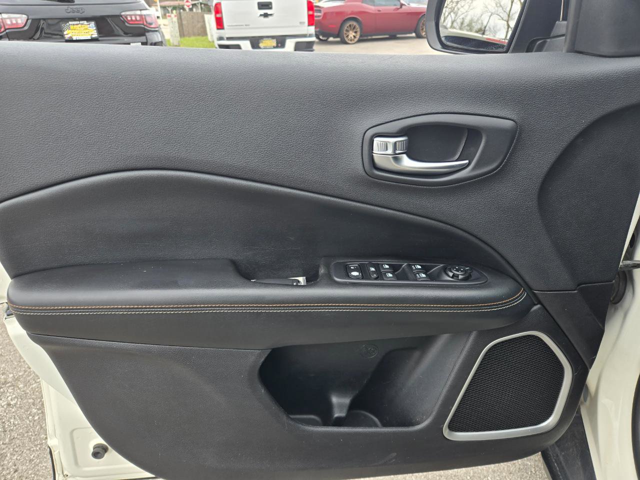 Used 2019 Jeep Compass Latitude w/ Popular Equipment Group image 17