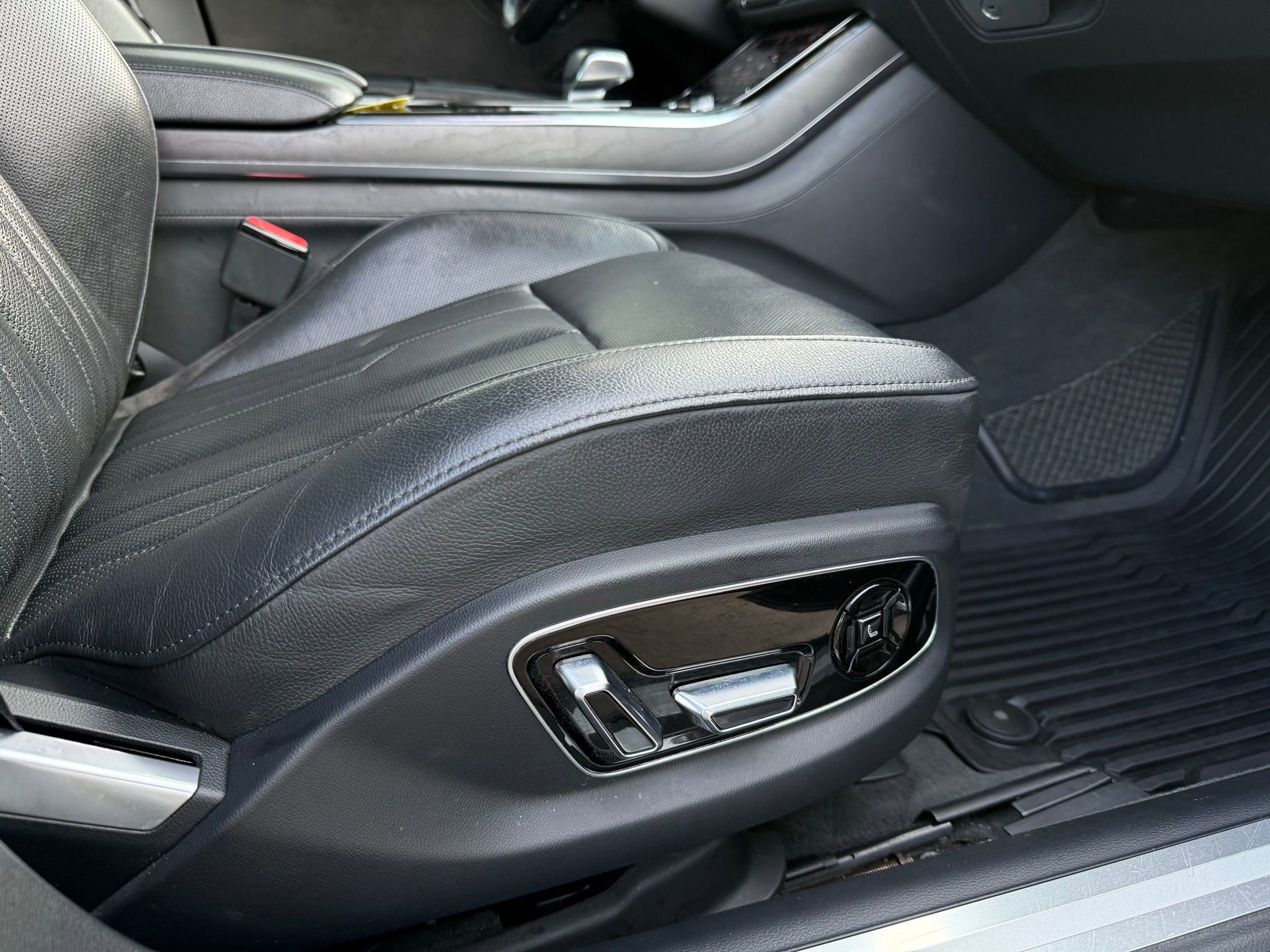 Used 2019 Audi A8 L 3.0T w/ Executive Package image 19