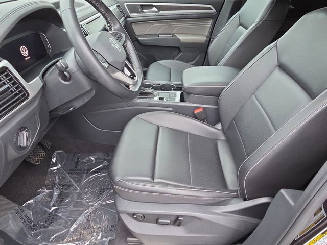 Used 2023 Volkswagen Atlas SE w/ Black Wheel Package FWD image 11