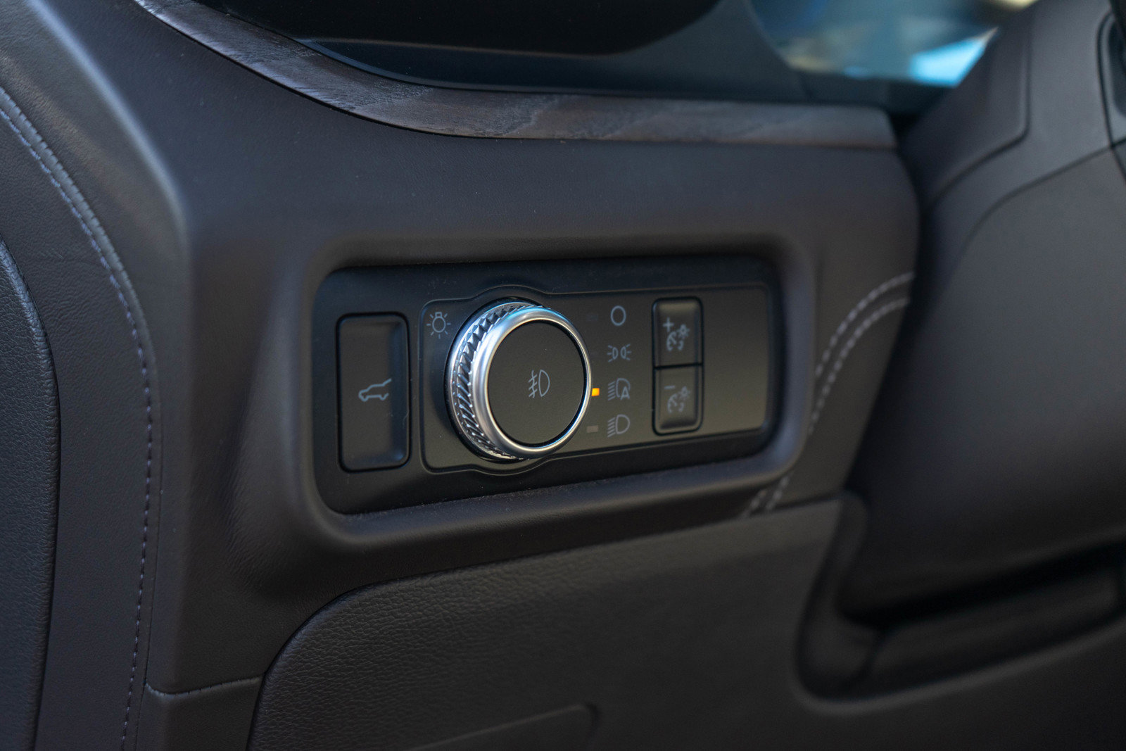 Used 2020 Ford Explorer Platinum image 17