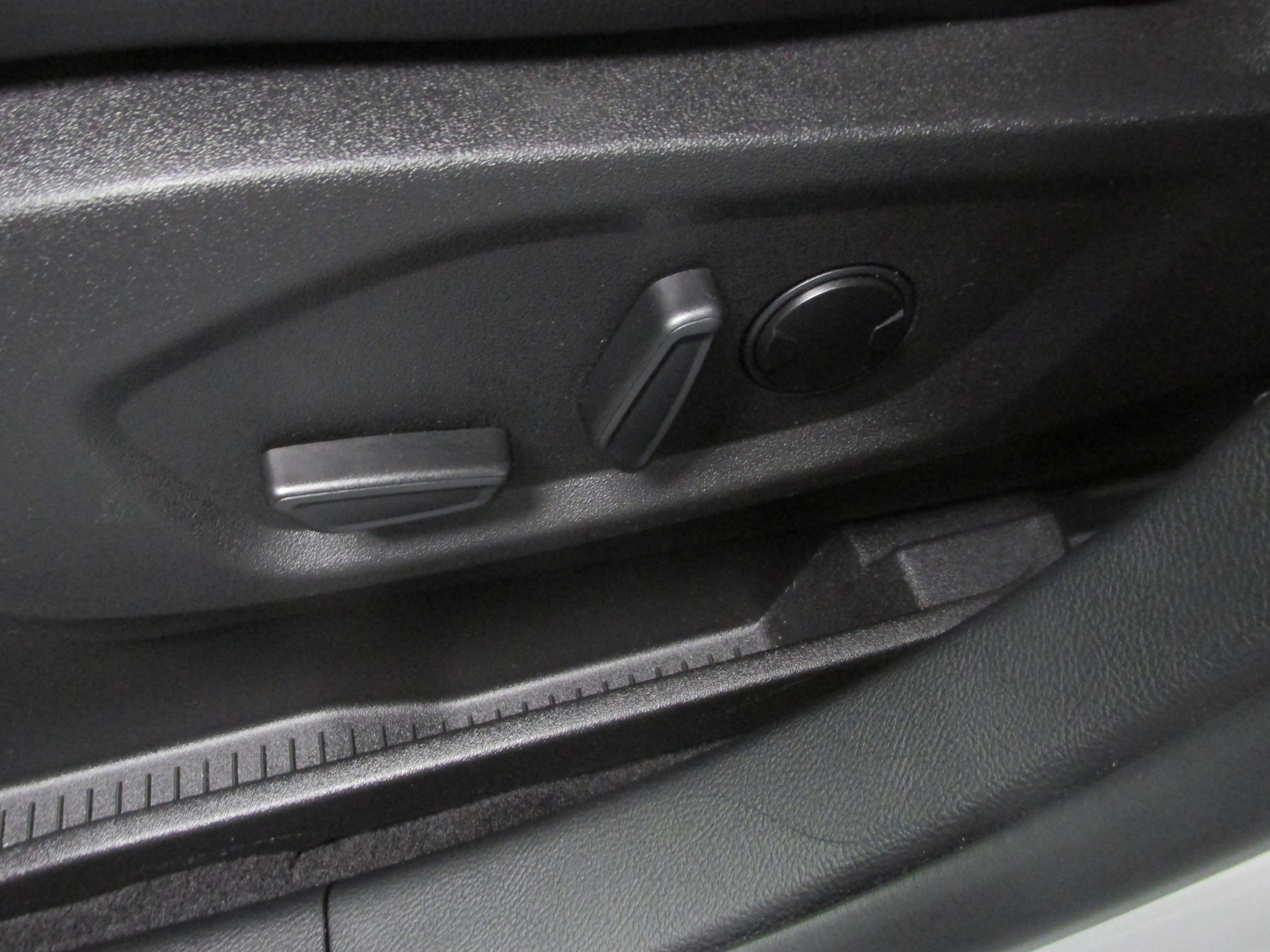 Used 2023 Ford Edge SEL w/ Convenience Package image 29