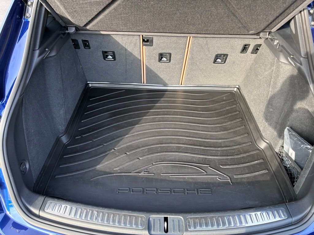 Used 2023 Porsche Macan S AWD/4WD image 13