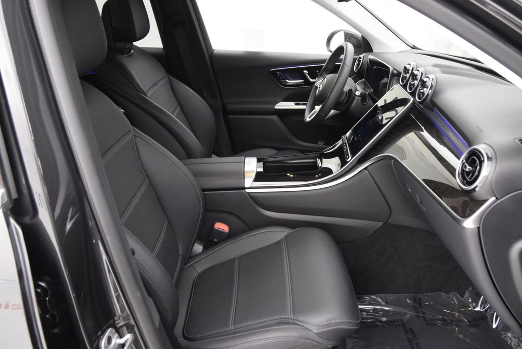 Used 2025 Mercedes-Benz GLC 350e 4MATIC image 15