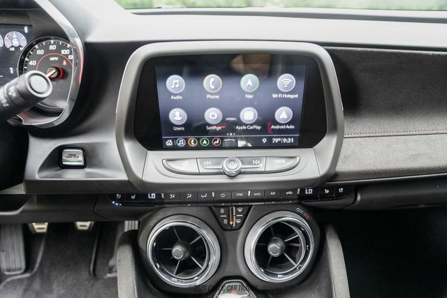 Used 2019 Chevrolet Camaro ZL1 RWD image 31