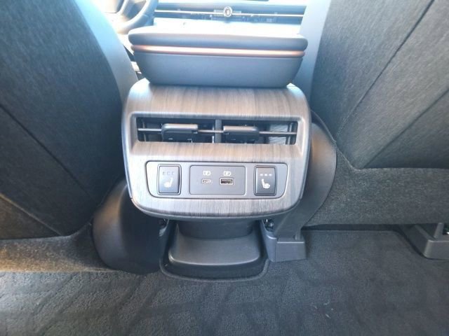 Used 2023 Nissan Ariya AWD image 25