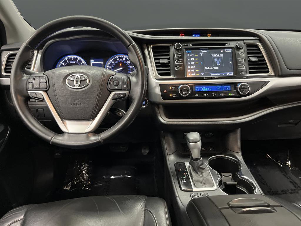 Used 2017 Toyota Highlander XLE AWD/4WD image 5