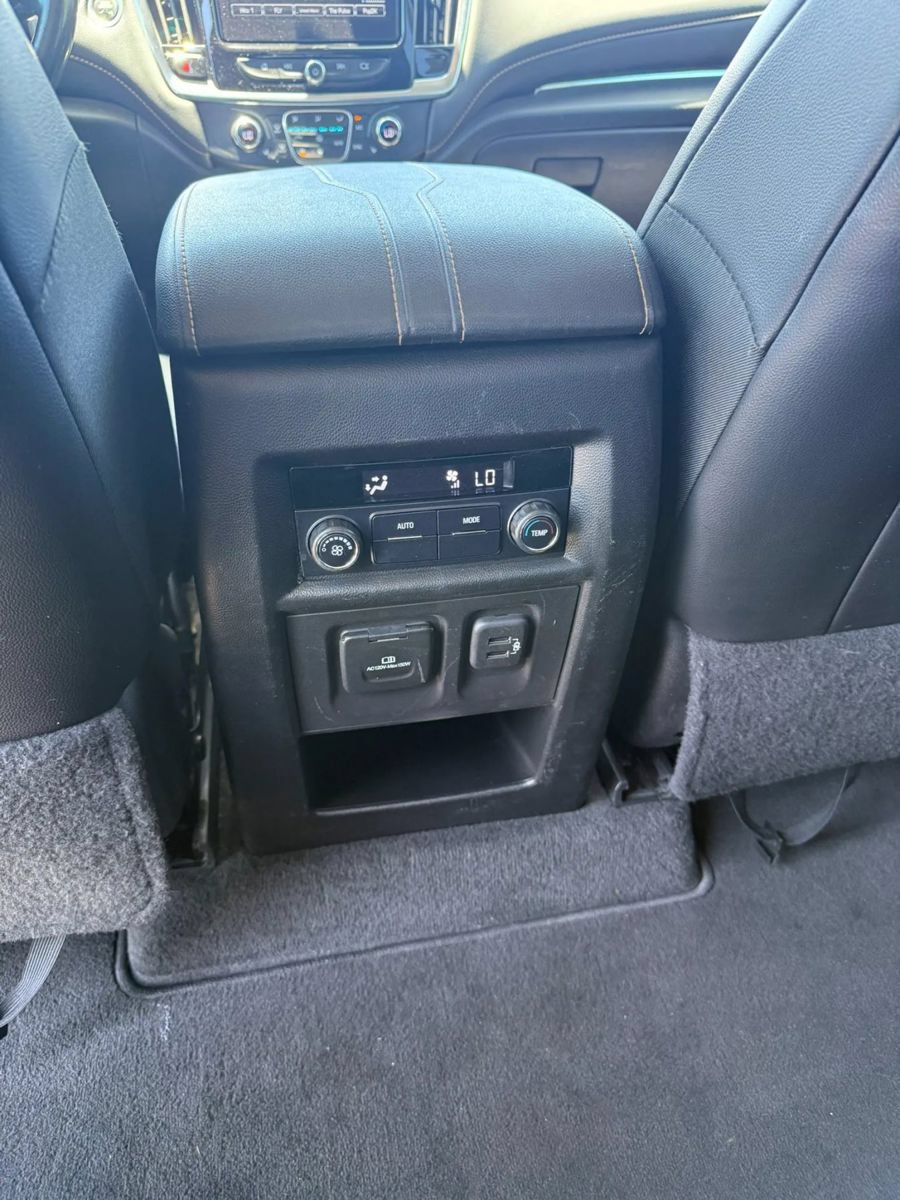 Used 2019 Chevrolet Traverse RS FWD image 16