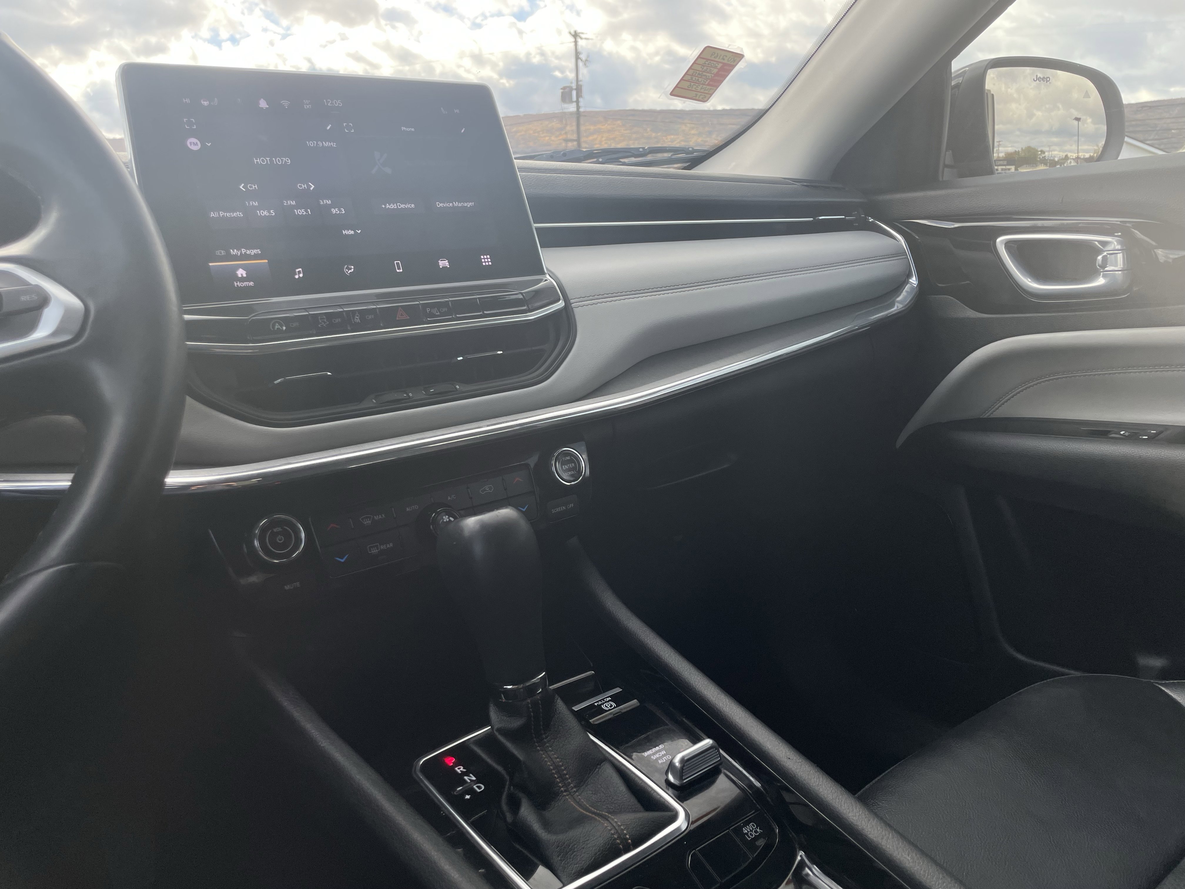 Used 2022 Jeep Compass Limited image 22