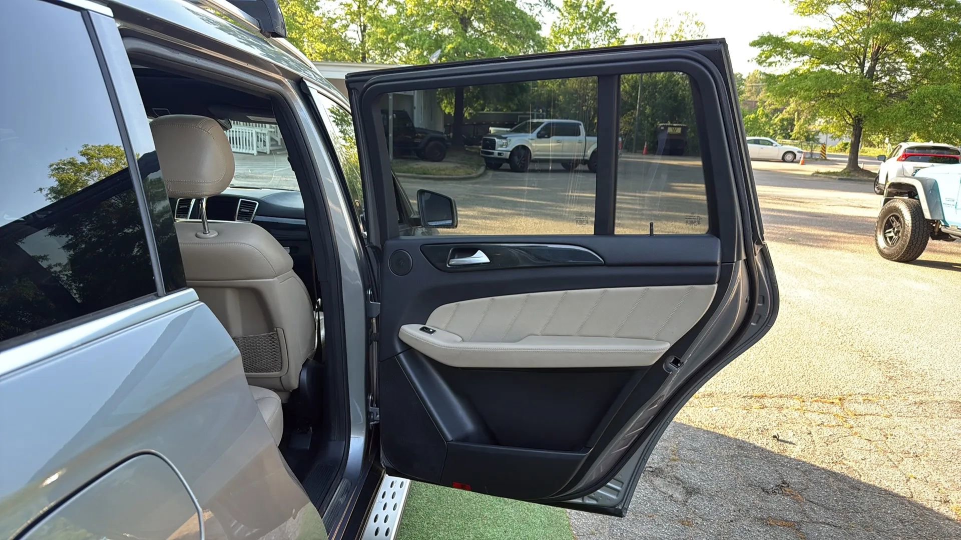 Used 2015 Mercedes-Benz GL 450 4MATIC image 22