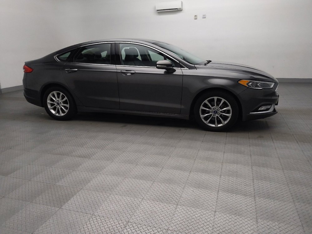 Used 2017 Ford Fusion SE FWD image 11