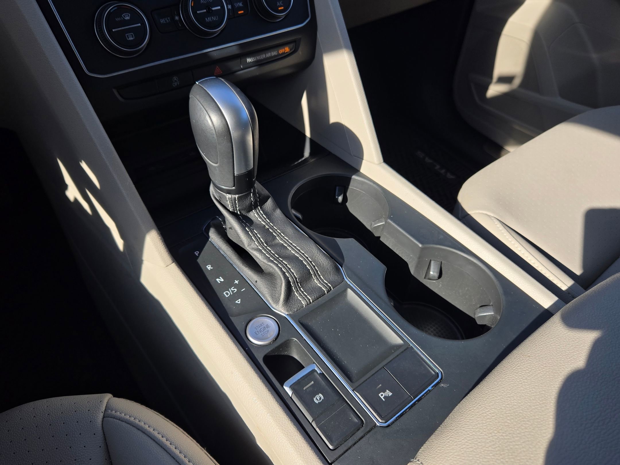 Used 2021 Volkswagen Atlas SE image 29