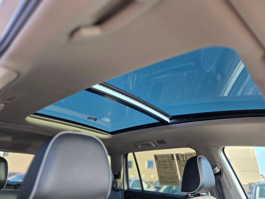 Used 2024 Volkswagen Atlas SEL Premium R-Line AWD/4WD image 12