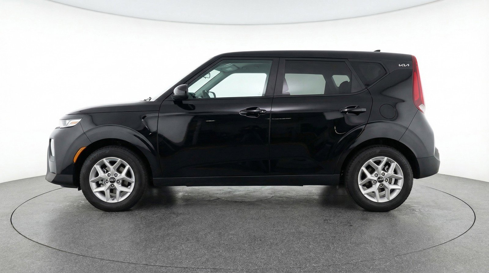 Used 2025 Kia Soul LX w/ LX Technology Package FWD image 5