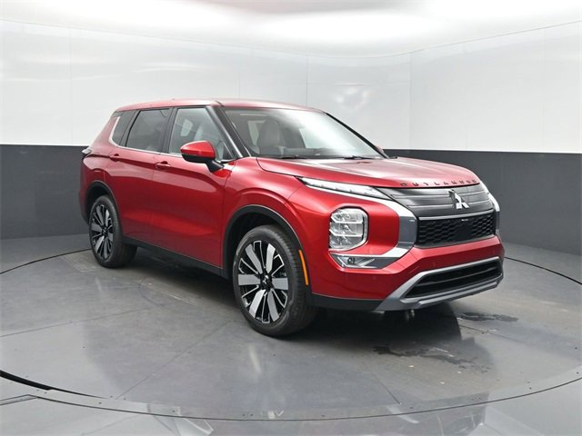 New 2025 Mitsubishi Outlander SE image 34