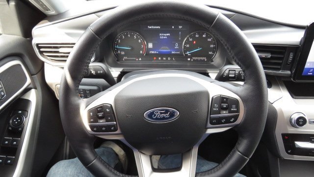 Certified 2022 Ford Explorer XLT w/ Equipment Group 202A image 22