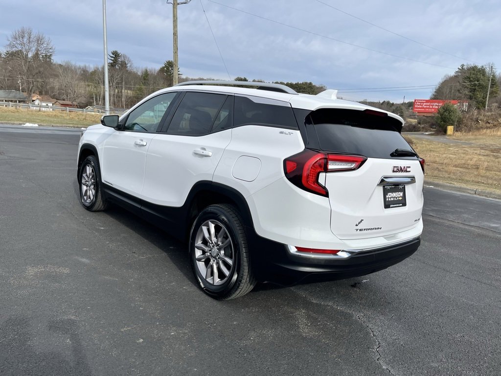 Used 2023 GMC Terrain SLT image 25