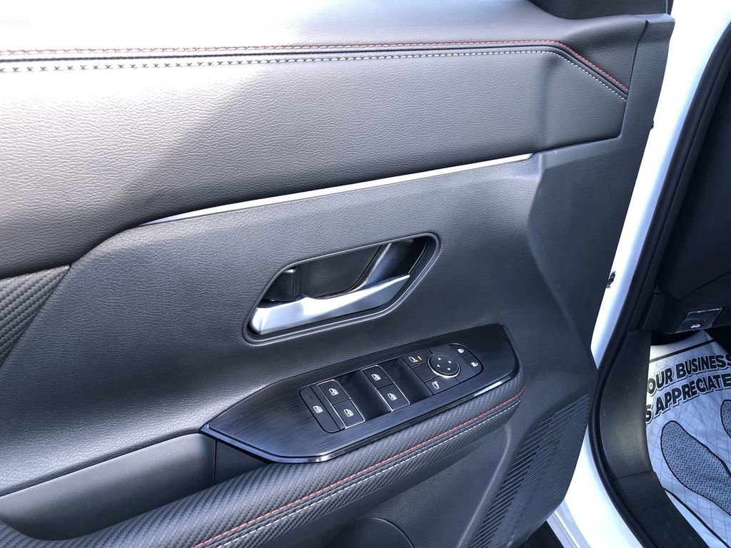 New 2026 Nissan Kicks SR w/ Cold Weather Package image 20