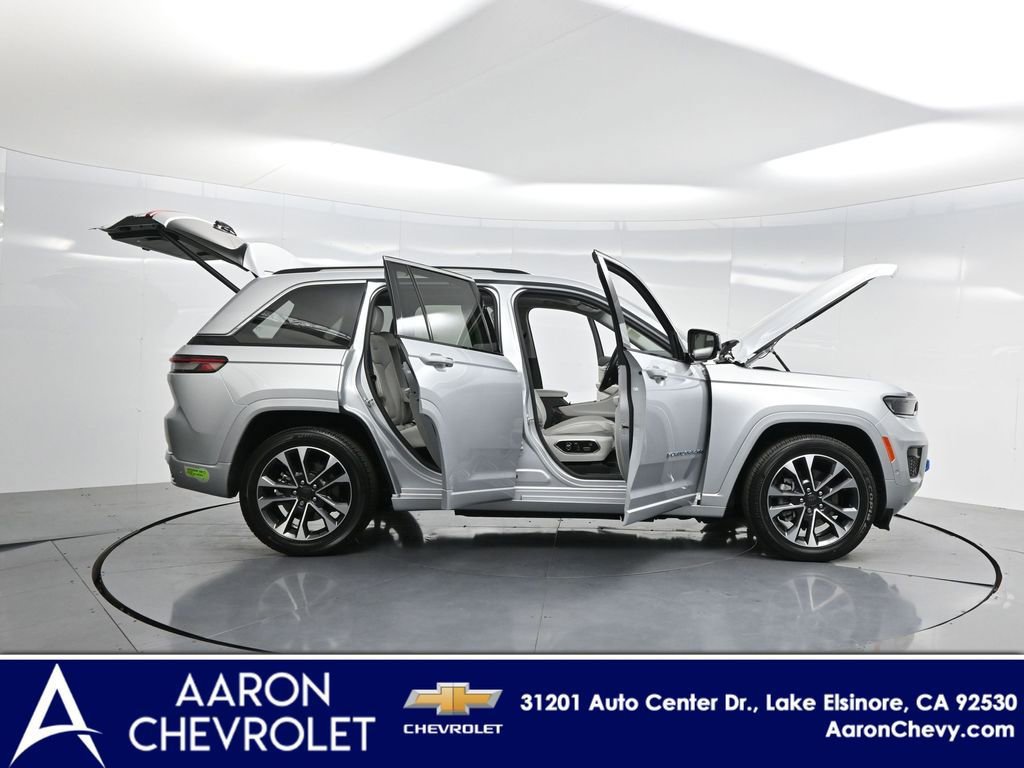 Used 2022 Jeep Grand Cherokee Overland w/ Advanced Protech Group III image 3