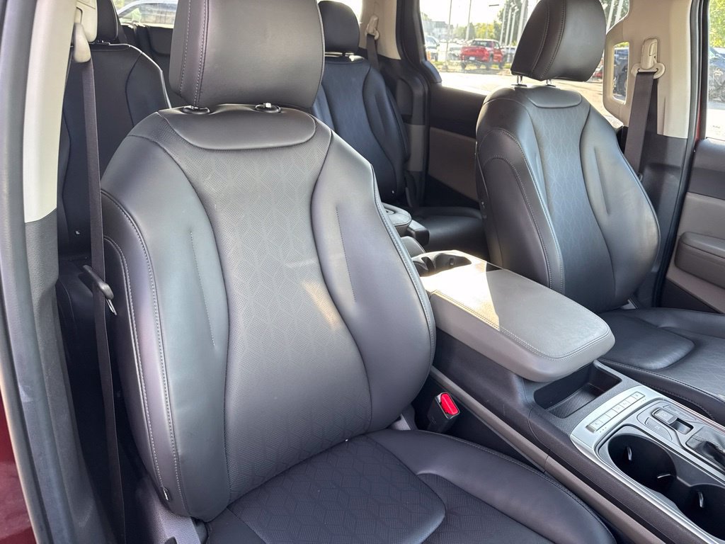 Used 2026 Kia Carnival FWD image 36