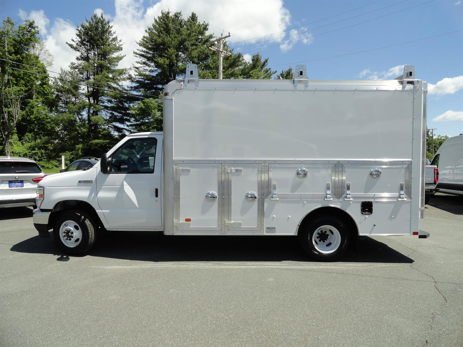 New 2027 Ford E-350 and Econoline 350 Super Duty w/ Power Equipment Group RWD image 8