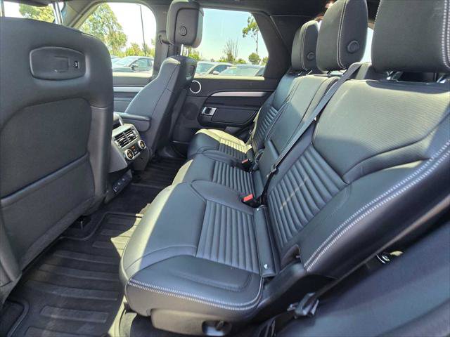 Used 2025 Land Rover Discovery Dynamic SE AWD/4WD image 17