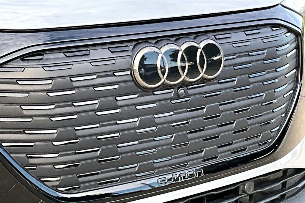 Used 2024 Audi Q4 e-tron Premium Plus AWD/4WD image 11