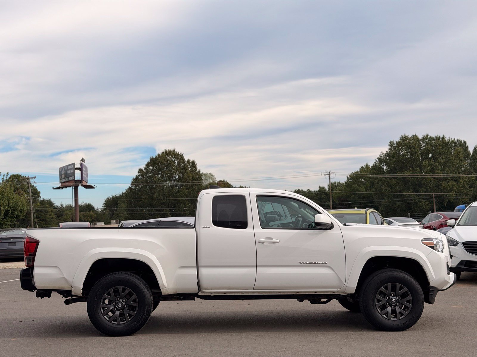 Used 2022 Toyota Tacoma SR5 AWD/4WD image 6