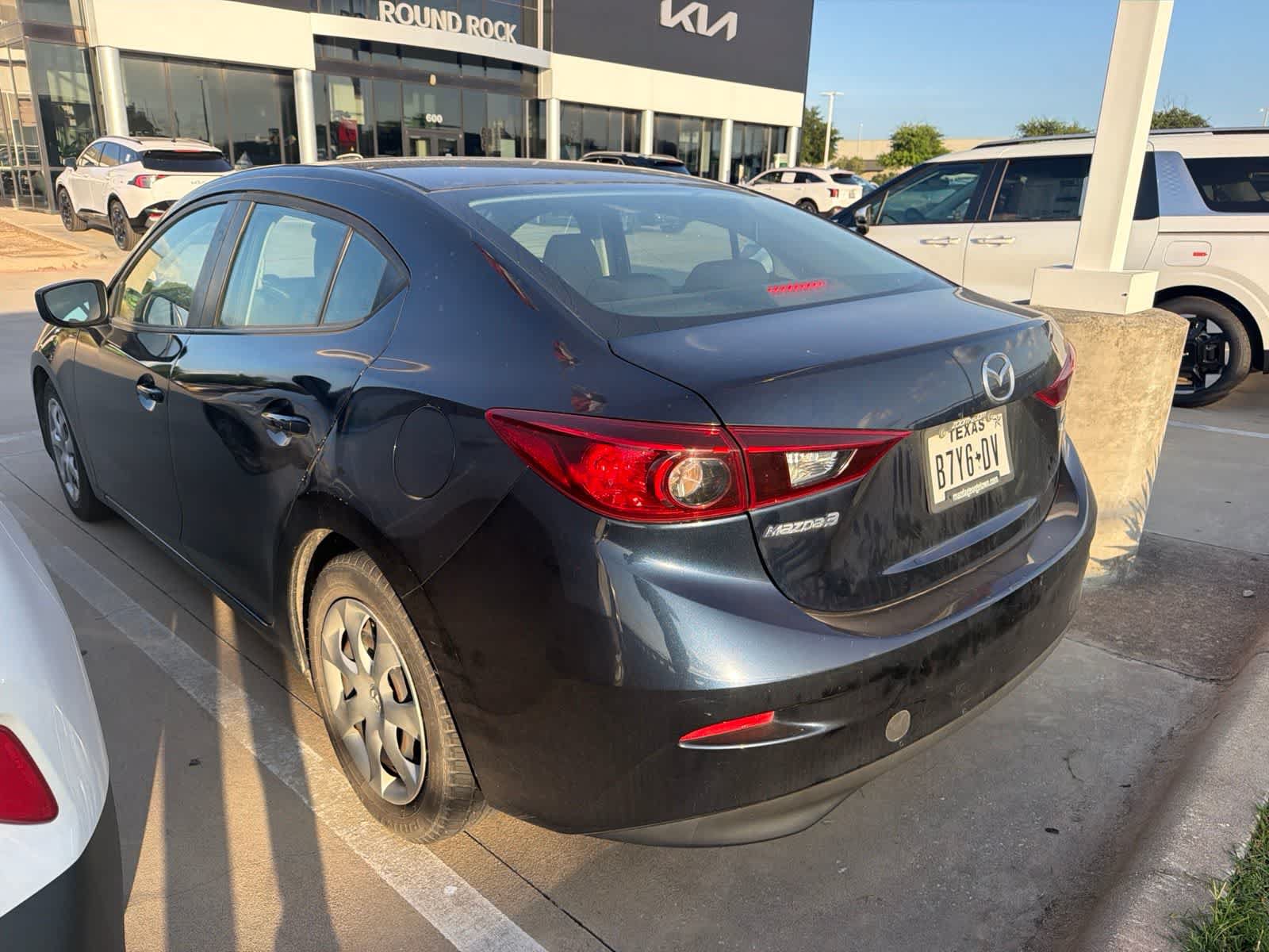 Used 2017 MAZDA MAZDA3 Sport FWD image 4