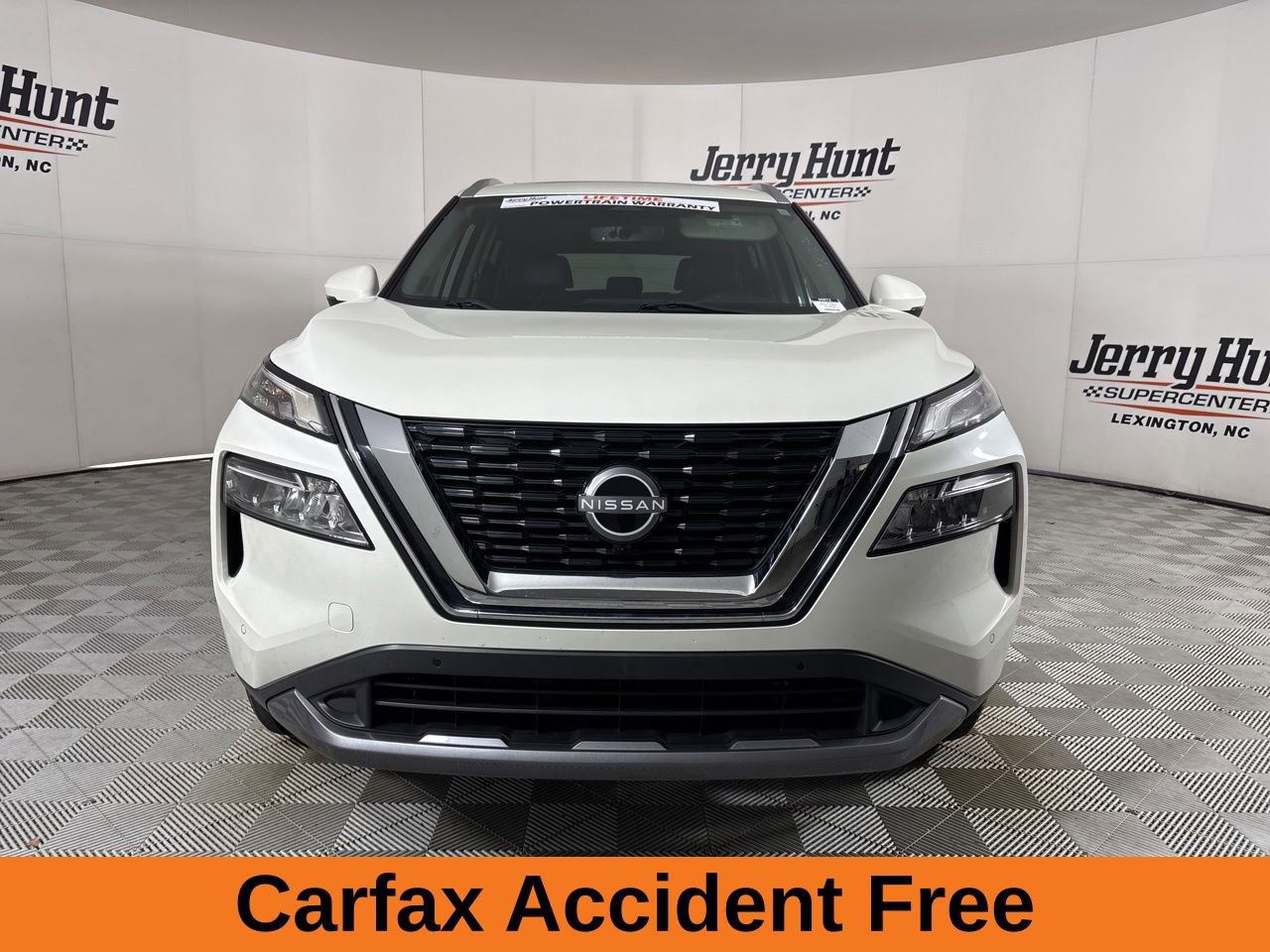 Used 2023 Nissan Rogue SL w/ SL Premium Package image 3