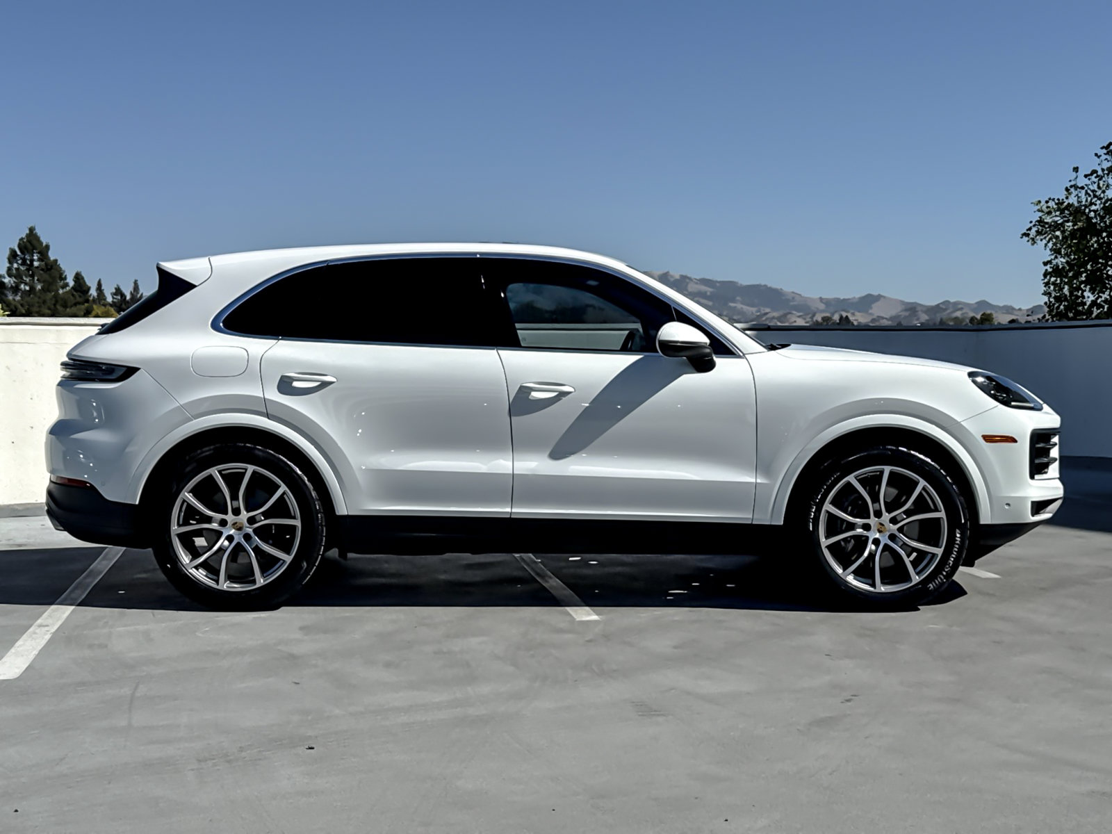 Certified 2024 Porsche Cayenne AWD/4WD image 10