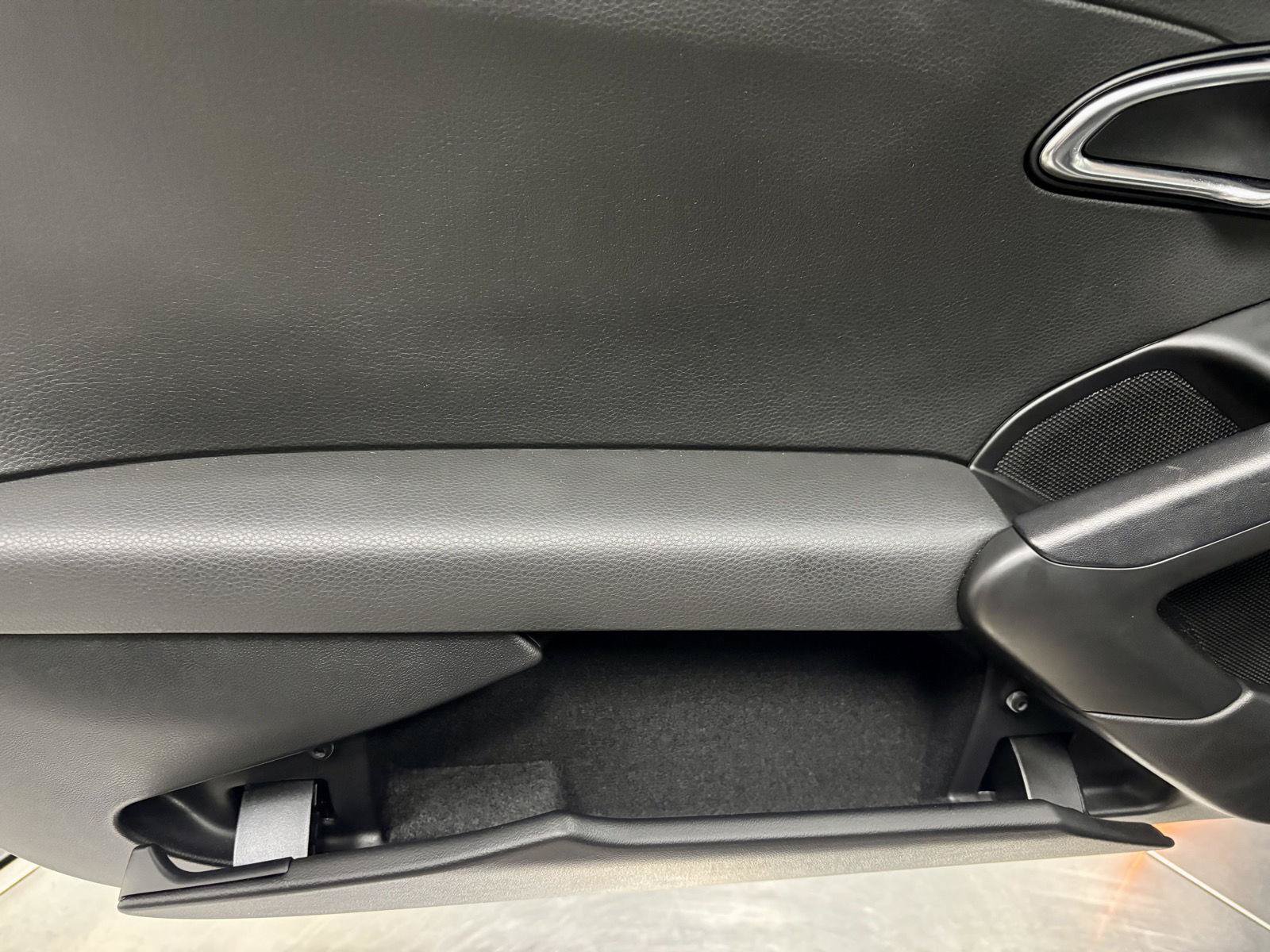 Used 2015 Porsche Cayman RWD image 15