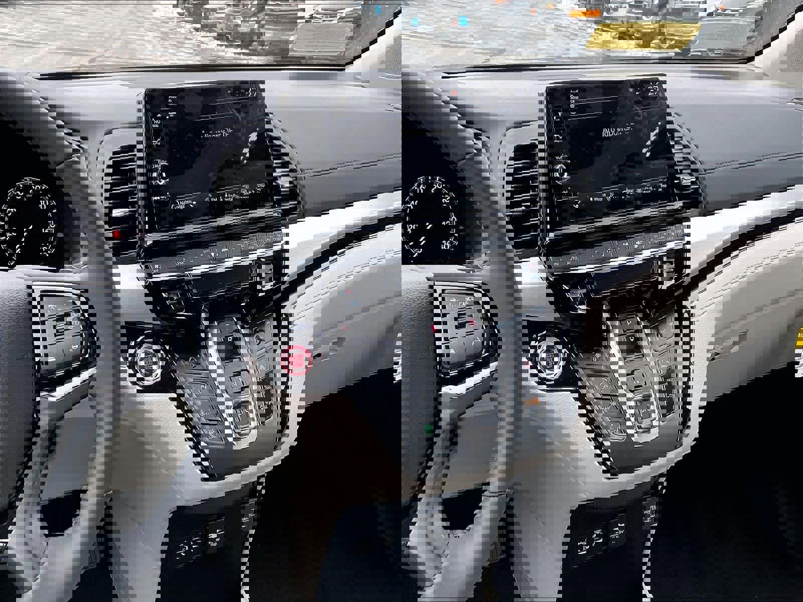 New 2026 Honda Odyssey Touring image 13