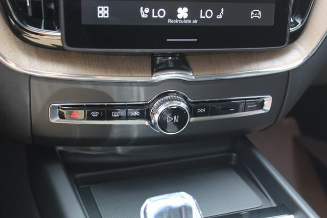 New 2026 Volvo XC60 B5 Plus w/ Protection Package Premier image 26