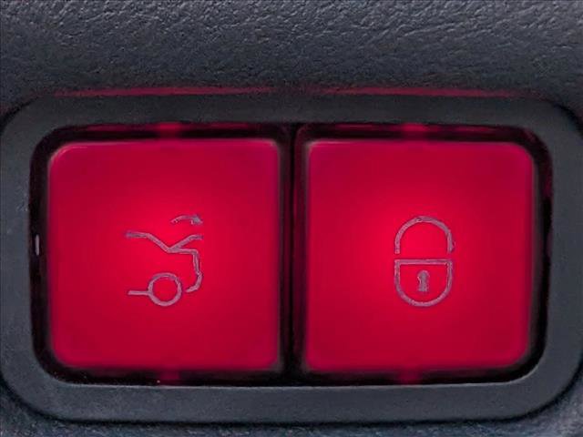 Used 2022 Mercedes-Benz C 300 Sedan image 17