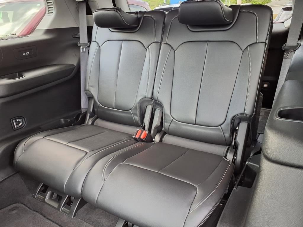Used 2022 Jeep Grand Cherokee L Limited AWD/4WD image 9