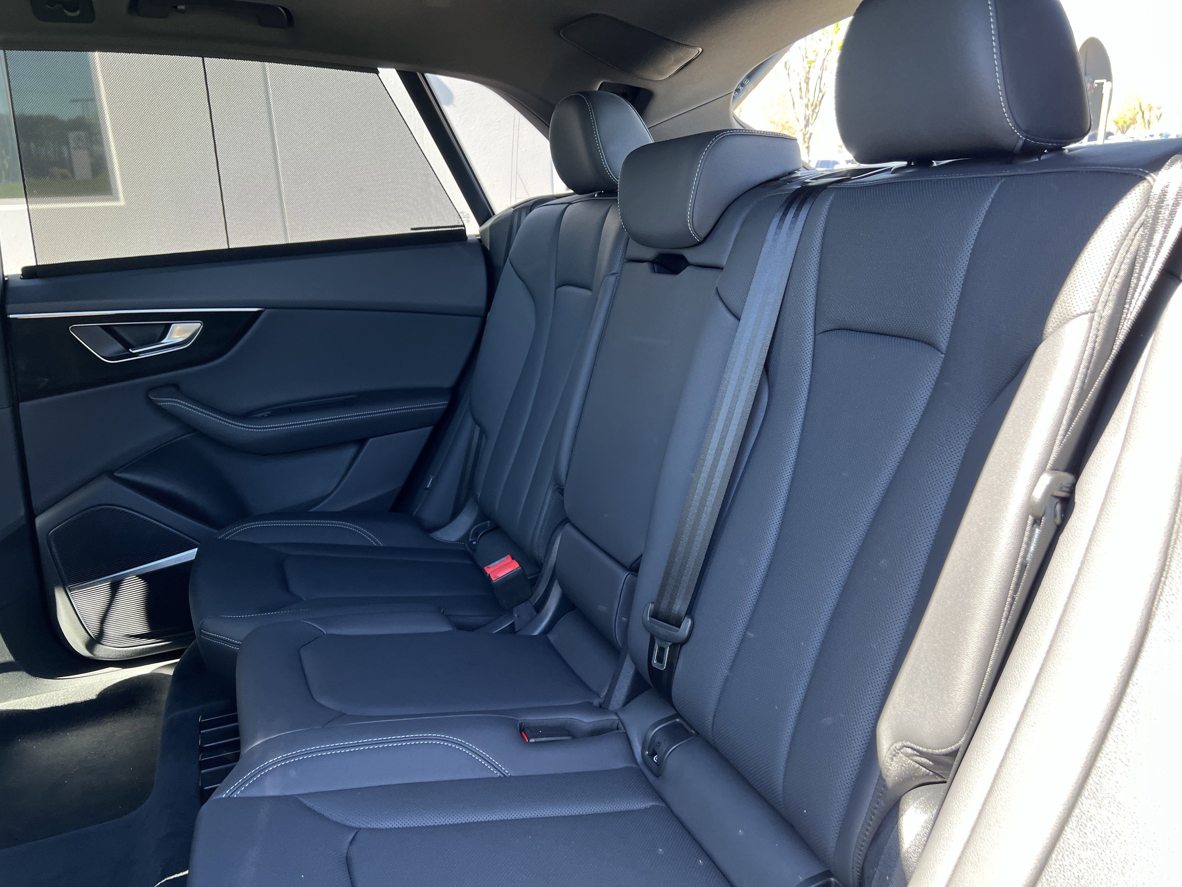 Used 2025 Audi Q8 Premium Plus image 33