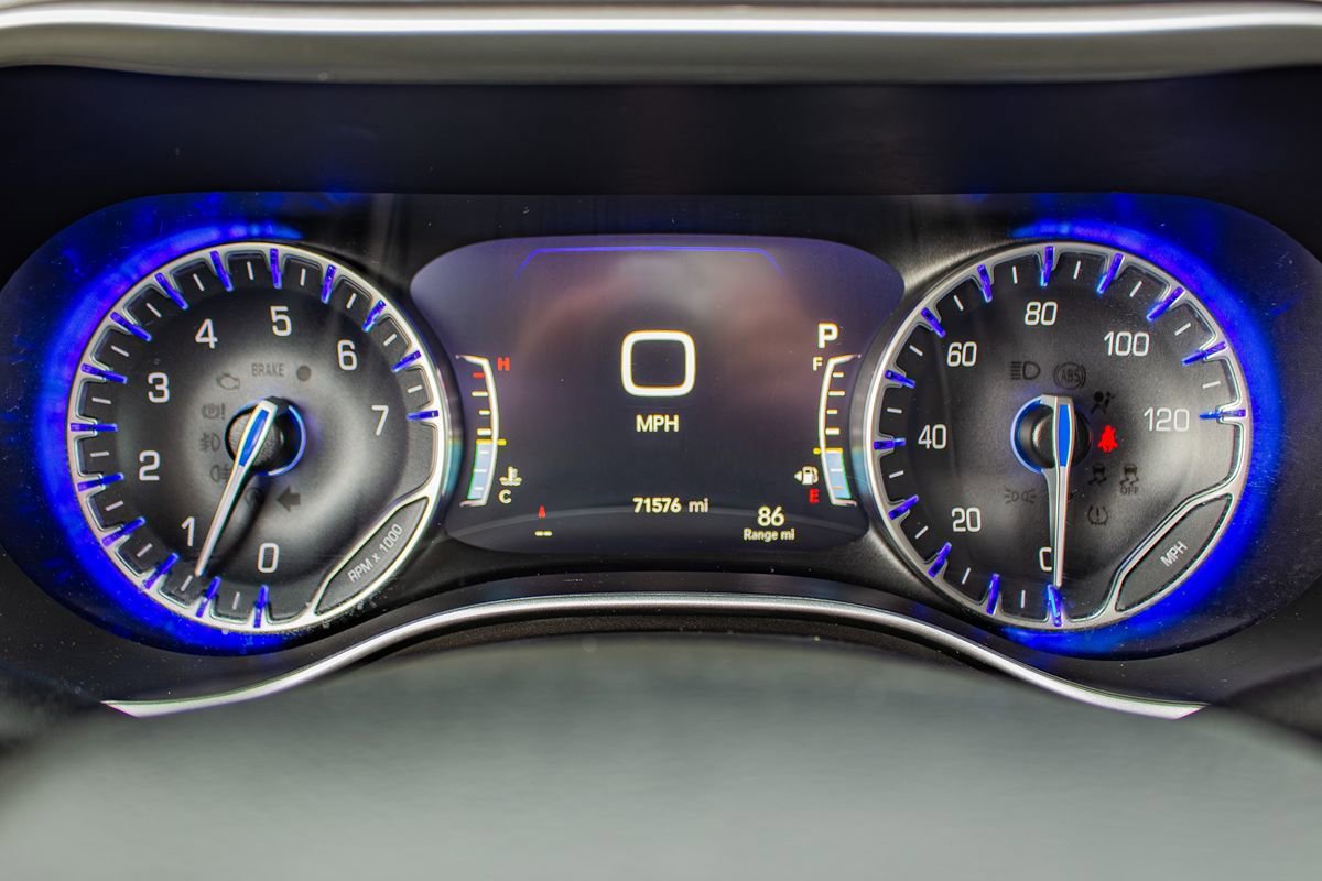 Used 2022 Chrysler Pacifica Touring-L FWD image 21