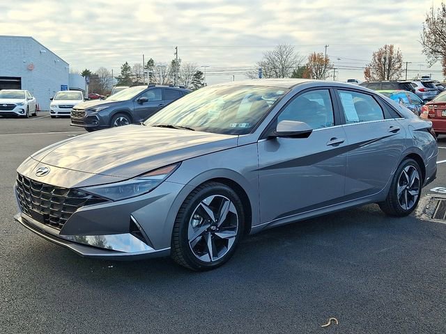 Used 2021 Hyundai Elantra Limited image 3