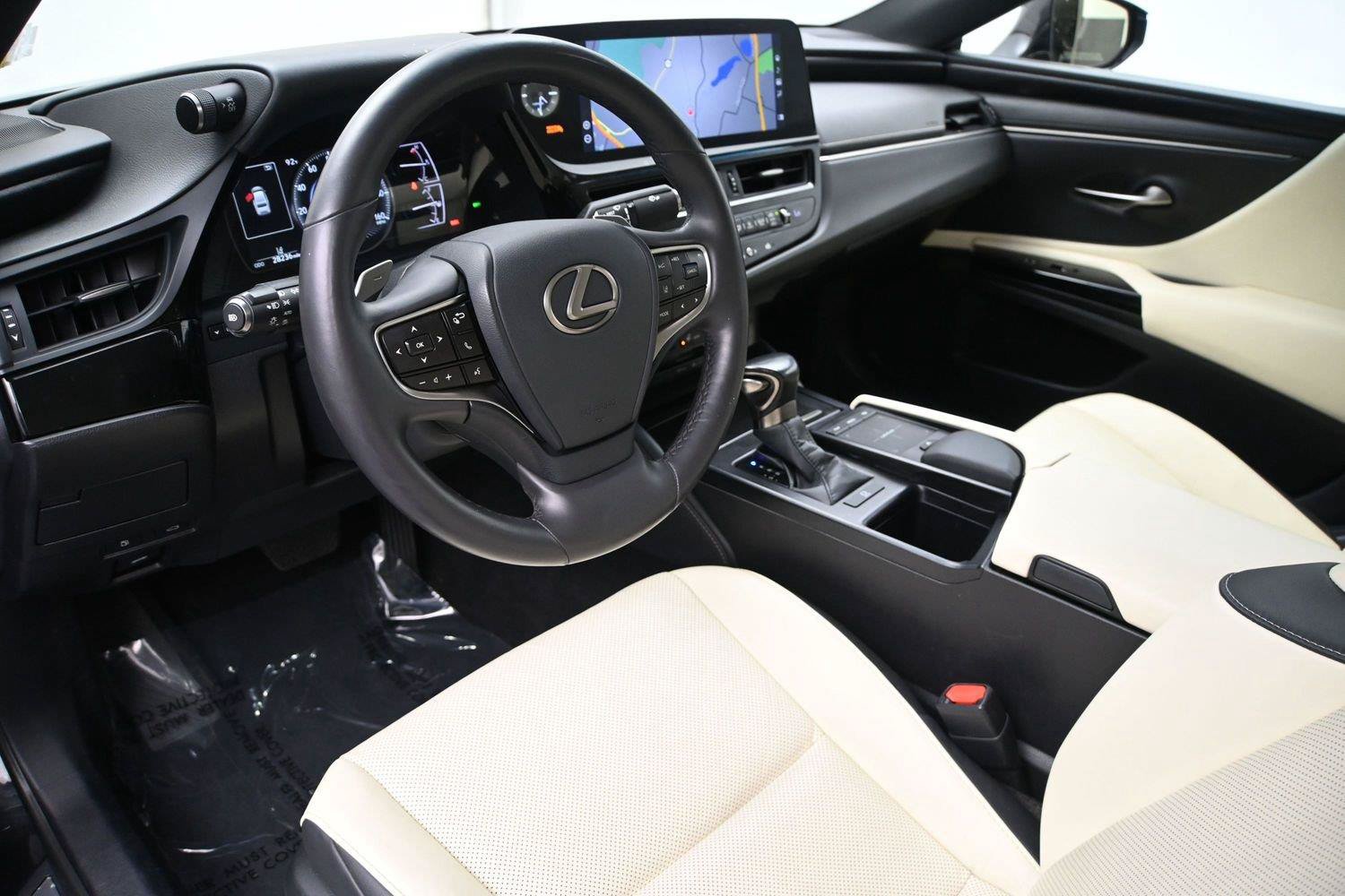 Used 2022 Lexus ES 350 w/ Premium Package FWD image 2