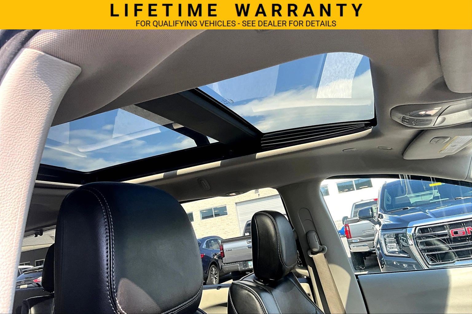 Used 2020 Chrysler Pacifica Limited FWD image 18