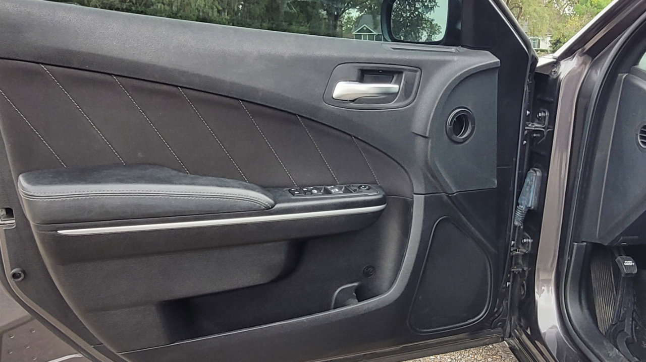 Used 2020 Dodge Charger SXT image 11