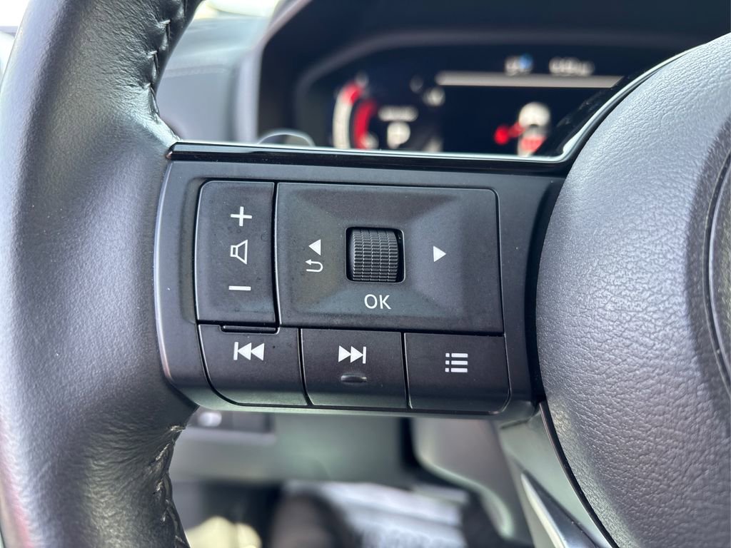 Used 2024 Nissan Rogue SL image 27